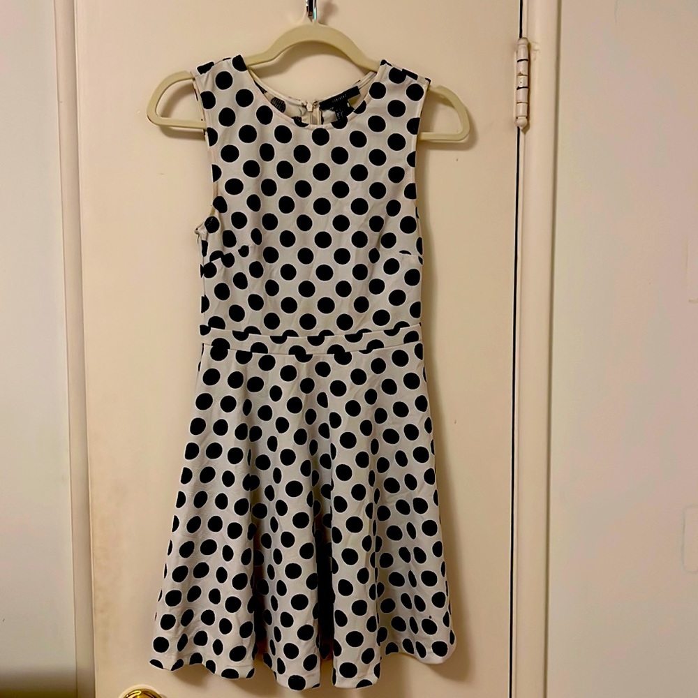 Black and white polka dot dress!